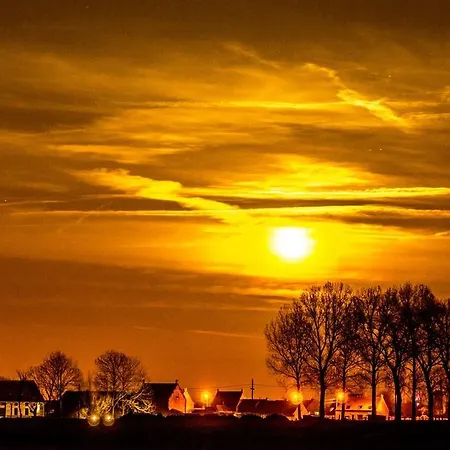 Holiday Stilleven * Veurne